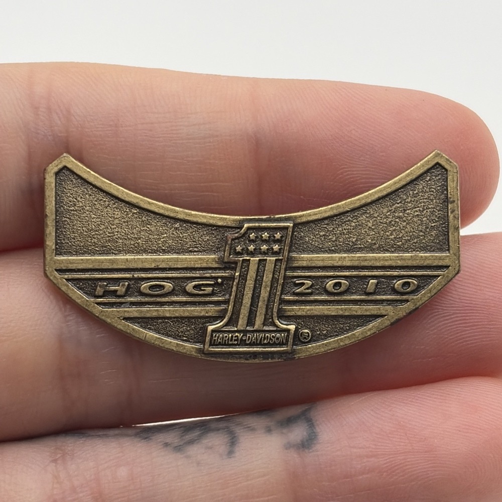 2010 Harley Owners Group Harley Davidson Motorcycles Lapel Hat Pin HOG